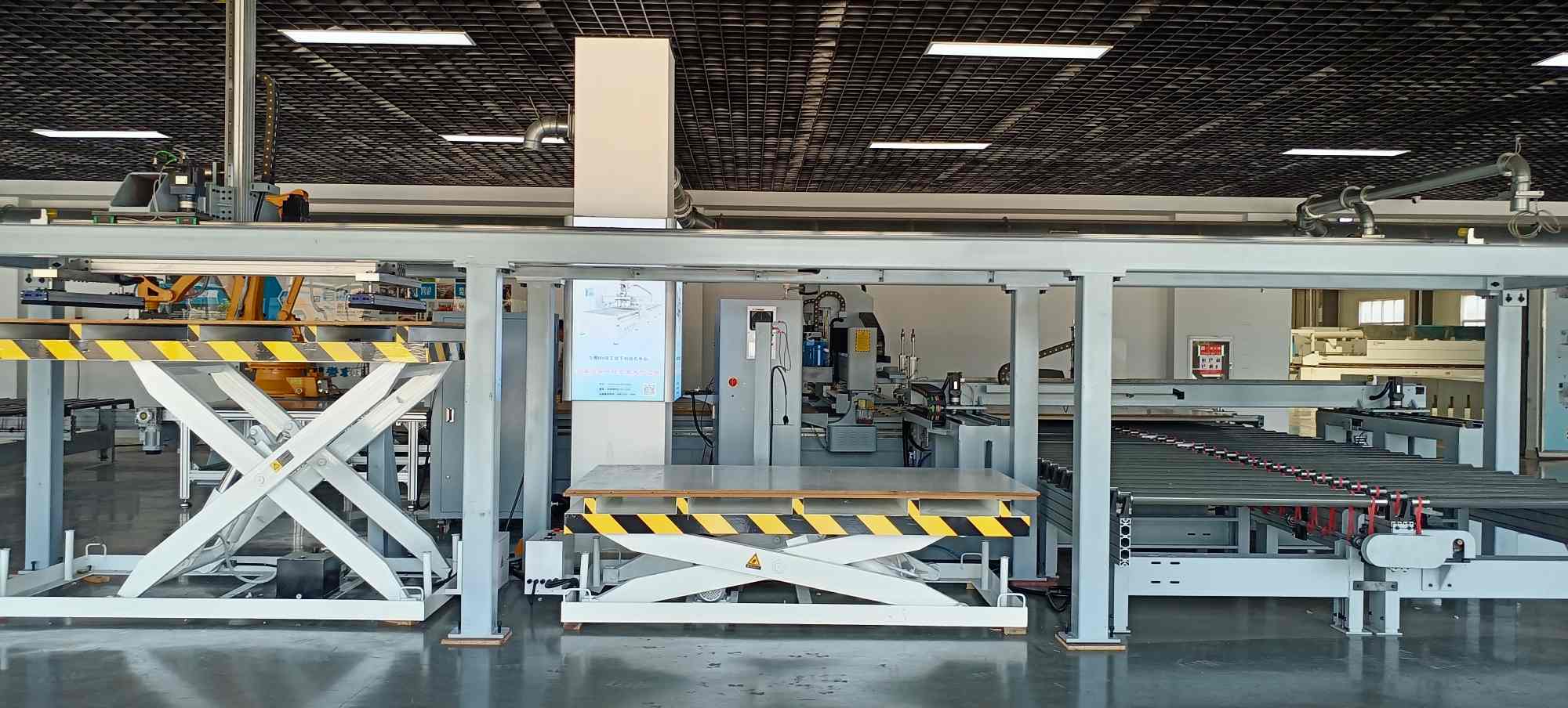 Ligne de production de meubles sur mesure MD-8AL (1+2) avec palettisation robotisée