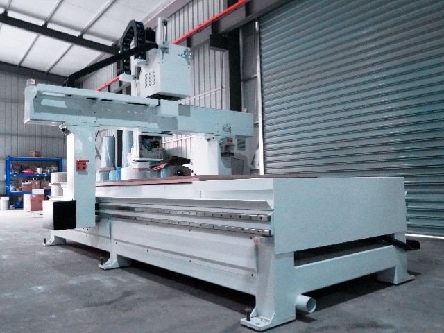 Centre d'usinage 4 axes M-BP1200