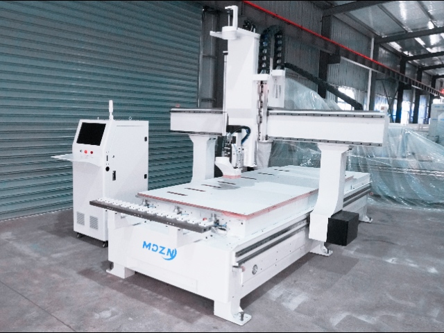 Centre d'usinage 4 axes M-BP1200