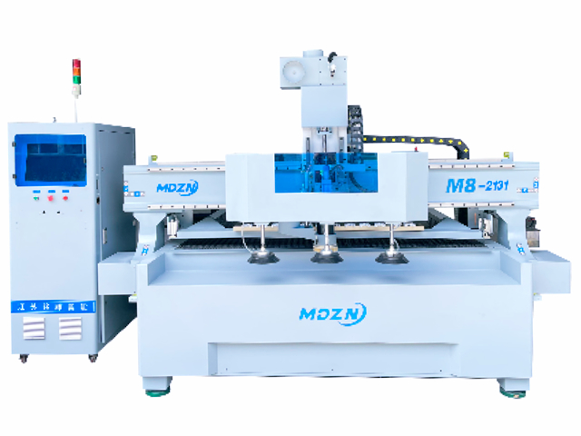Routeur CNC M8 (6 x 10) avec changeur d'outils automatique à 8 stations