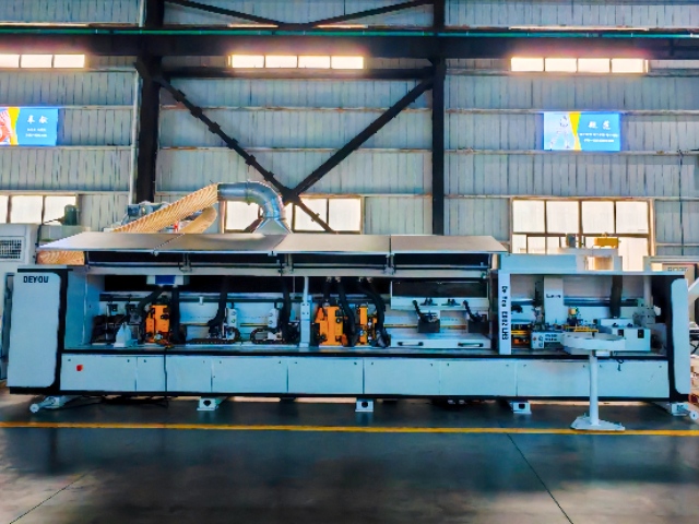 Machine à plaquer les chants laser E962 LHS